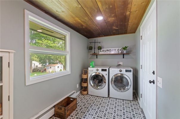 Interior, Recessed Lighting, Washer, Wooden Ceilings
