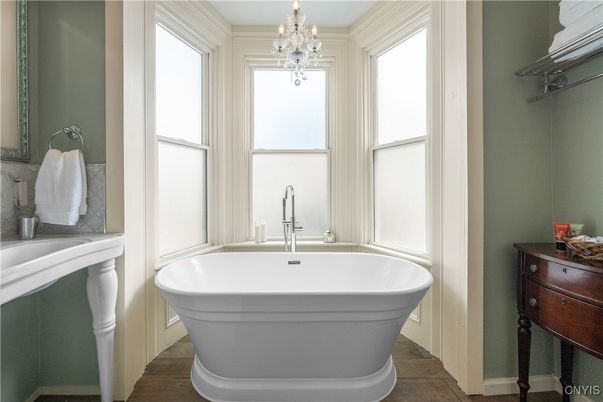 Bathroom, Chandelier, Free Standing Baths, Interior
