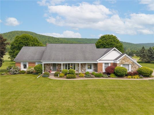 Exterior, Facade, Brick Facade, Cape Cod