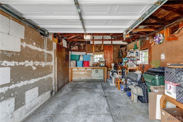 Garage, Interior