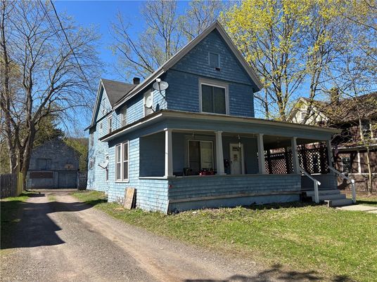 Exterior, Facade, Queen Anne Victorian