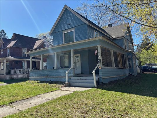 Exterior, Facade, Queen Anne Victorian