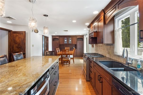 Dining room, Interior, Kitchen, Pendant Lights, Recessed Lighting, Wood Texture Flooring
