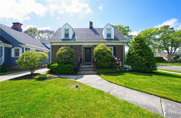 Exterior, Facade, Brick Facade, Cape Cod