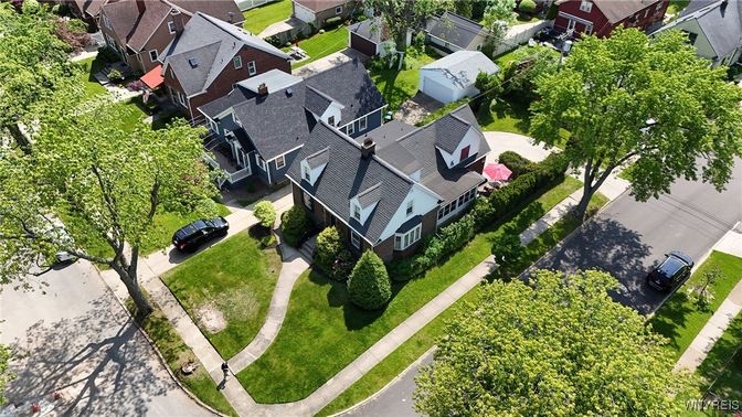 Exterior, Drone