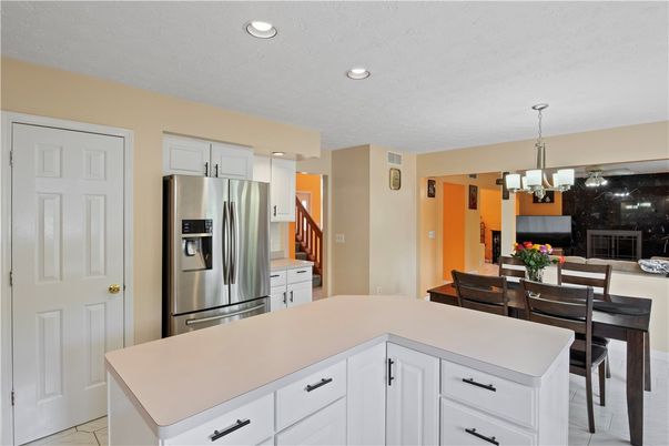Chandelier, Dining room, Interior, Kitchen, Recessed Lighting, Stainless Steel Appliances