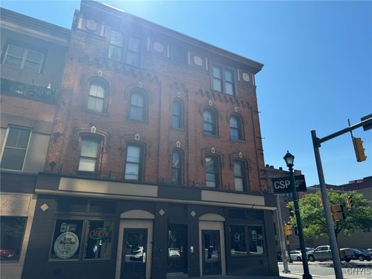 Exterior, Facade, Brick Facade, Rowhouse