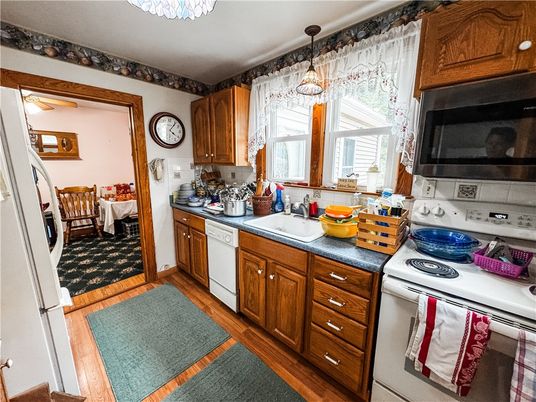 Dining room, Interior, Kitchen, Pendant Lights, Wood Texture Flooring