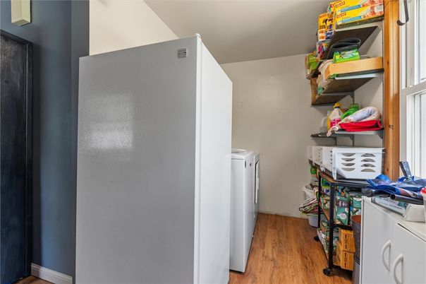Interior, Washer, Wood Texture Flooring
