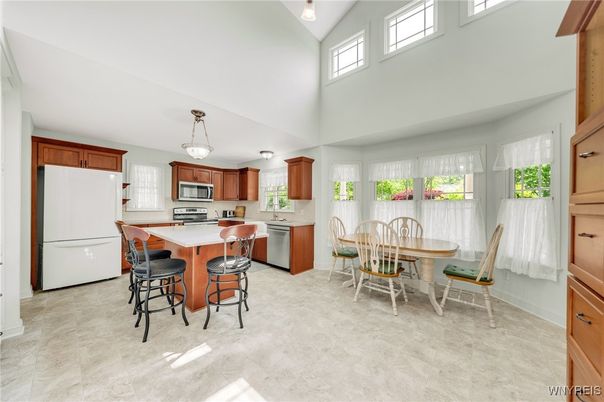 Dining room, Interior, Kitchen, Pendant Lights, Stainless Steel Appliances