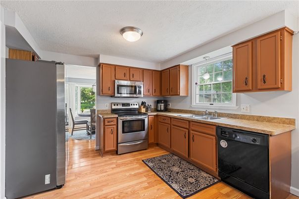 Dining room, Interior, Kitchen, Stainless Steel Appliances, Wood Texture Flooring