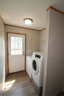 Interior, Washer, Wood Texture Flooring