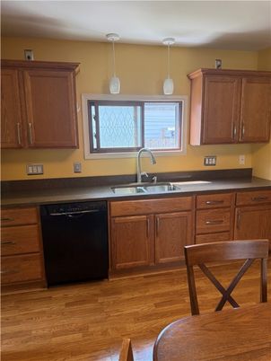Interior, Kitchen, Pendant Lights, Wood Texture Flooring