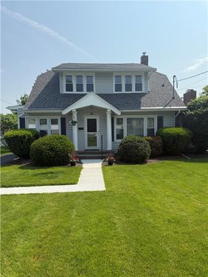 Exterior, Facade, Cape Cod