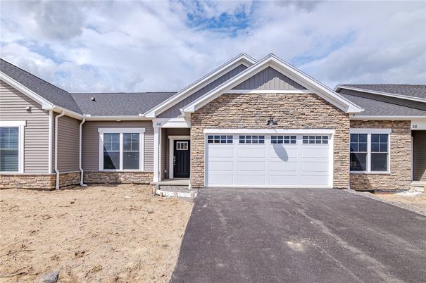 Attached, Exterior, Facade, Ranch