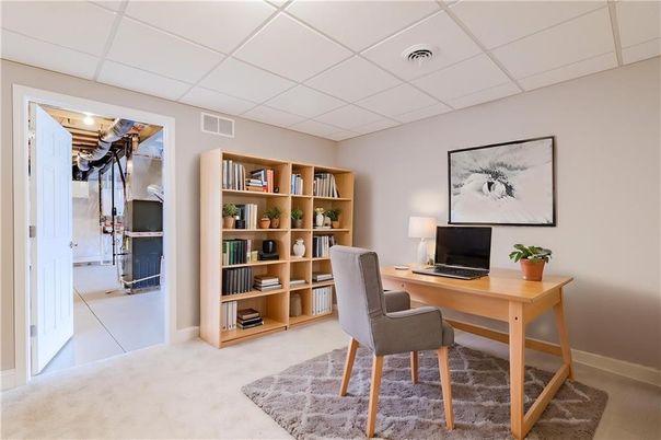 Home Office, Interior