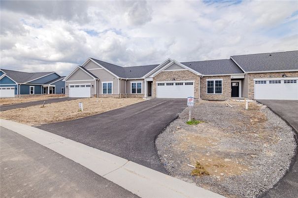 Attached, Exterior, Facade, Ranch