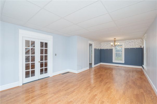 Chandelier, Empty room, Interior, Wood Texture Flooring