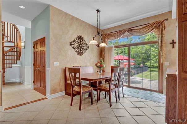 Dining room, Interior, Pendant Lights, Recessed Lighting
