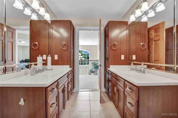 Bathroom, Dual Sink Vanities, Interior