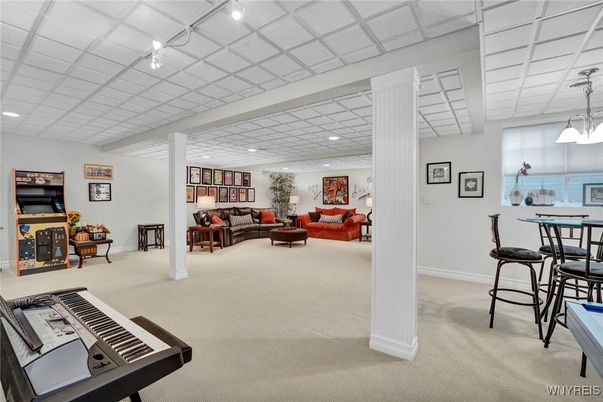 Interior, Living room, Pendant Lights, Piano, Recessed Lighting