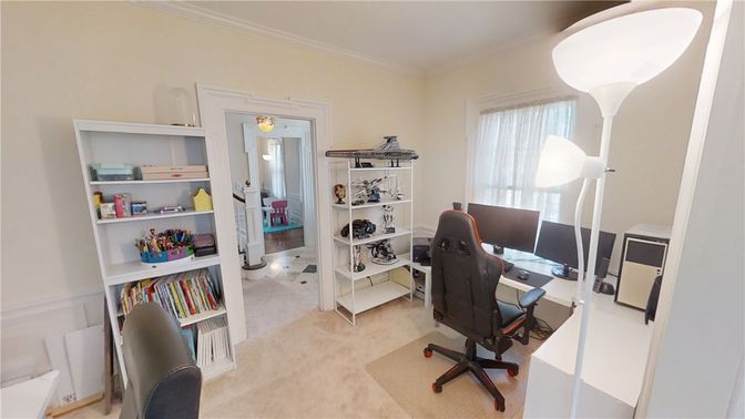 Home Office, Interior