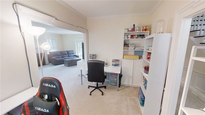 Home Office, Interior