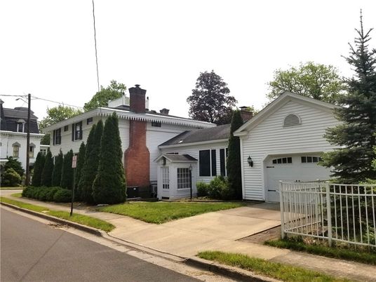 Attached, Exterior, Facade, Farmhouse