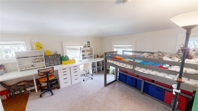 Home Office, Interior