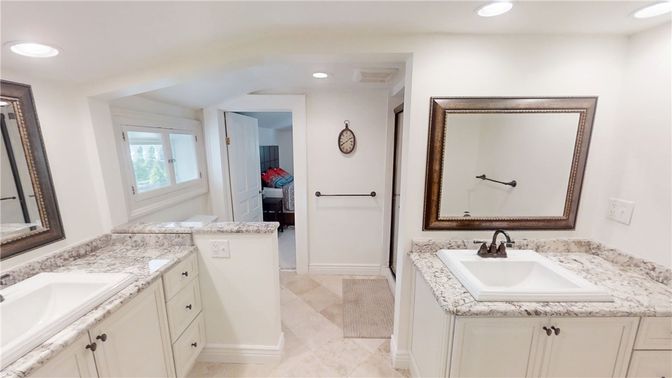 Bathroom, Dual Sink Vanities, Interior, Recessed Lighting