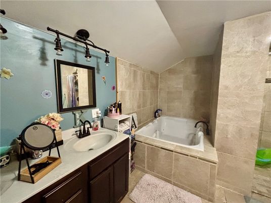 Bathroom, Dual Sink Vanities, Interior