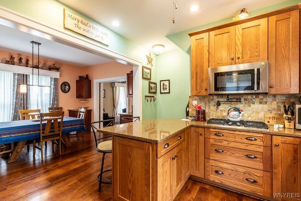 Dining room, Interior, Kitchen, Pendant Lights, Recessed Lighting, Wood Texture Flooring