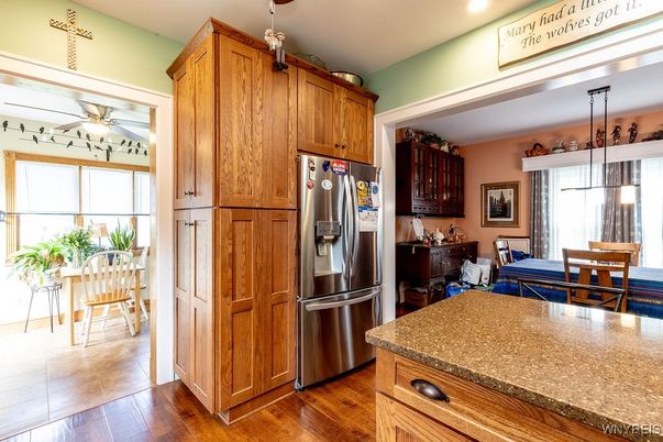 Dining room, Interior, Kitchen, Recessed Lighting, Wood Texture Flooring