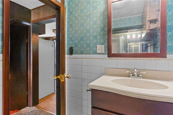 Bathroom, Interior, Wood Texture Flooring