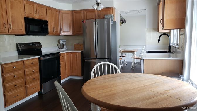 Dining room, Interior, Kitchen, Stainless Steel Appliances, Wood Texture Flooring
