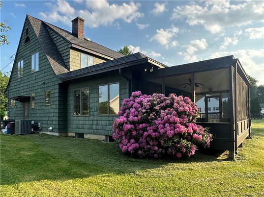 Backyard, Exterior, Facade, Cape Cod