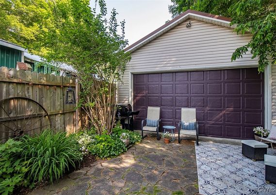 Detached Garage, Exterior