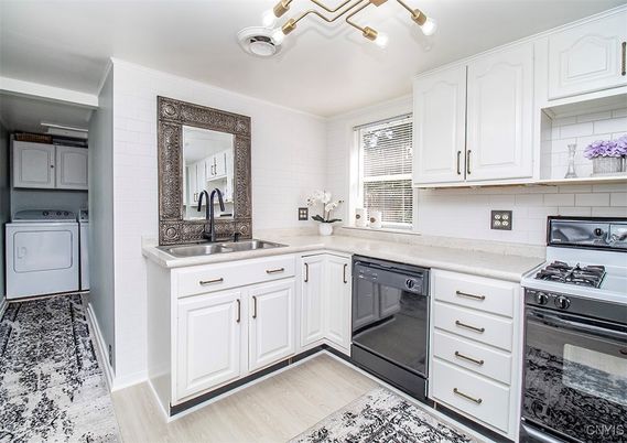 Interior, Kitchen, Washer, Wood Texture Flooring