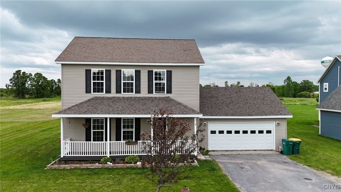 Attached, Exterior, Facade, Cape Cod