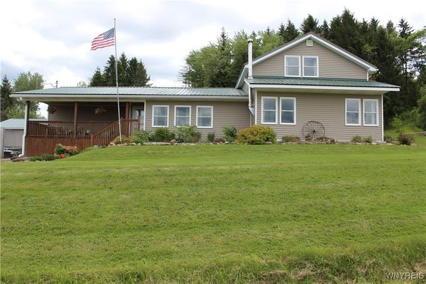 Backyard, Exterior, Facade, Ranch