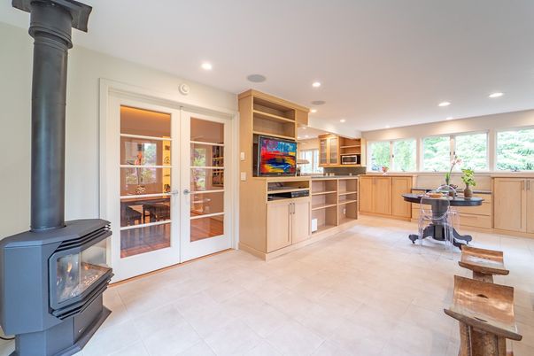 Fireplace, Interior, Kitchen, Recessed Lighting