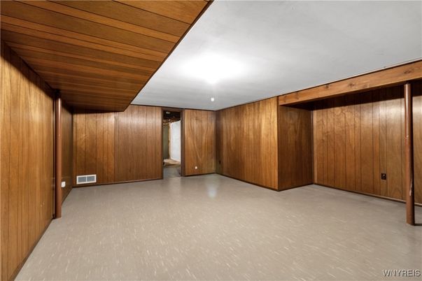 Empty room, Interior, Wooden Ceilings, Wooden Walls