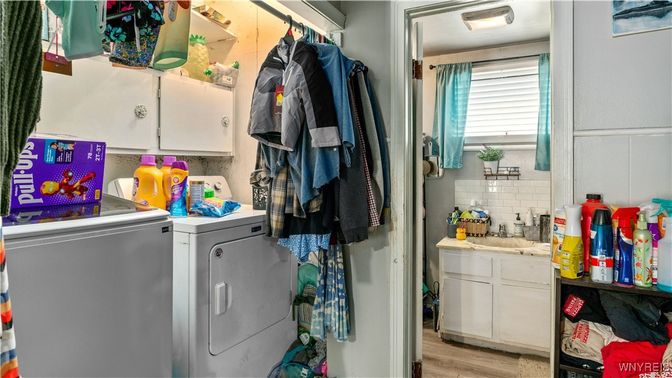 Interior, Washer, Wood Texture Flooring