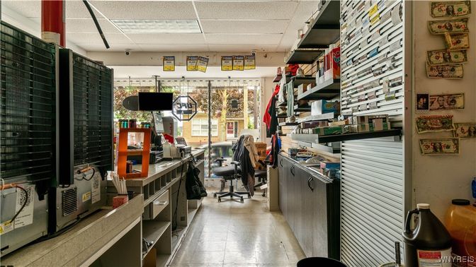 Home Office, Interior