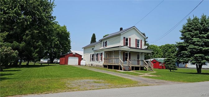 Backyard, Detached Garage, Exterior, Facade, Queen Anne Victorian