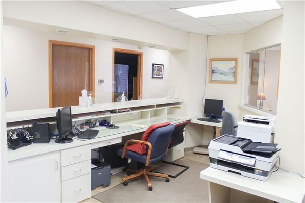 Home Office, Interior