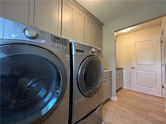 Interior, Washer, Wood Texture Flooring
