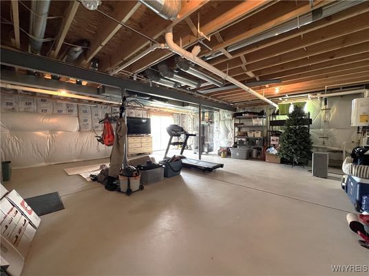 Fitness Equipment, Interior, Wooden Beams