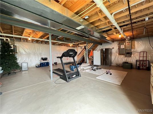 Fitness Equipment, Interior, Wooden Beams