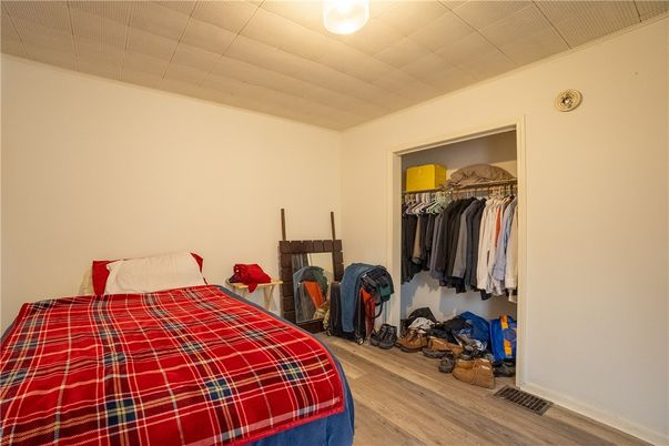Bedroom, Interior, Walk-in Closets, Wood Texture Flooring